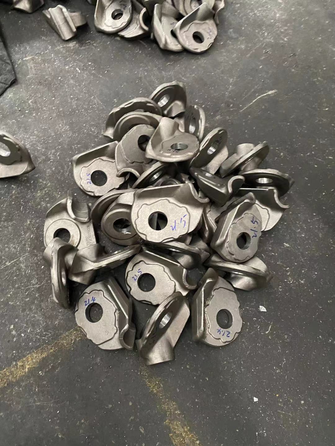 How to improve the machining accuracy of wheel forging